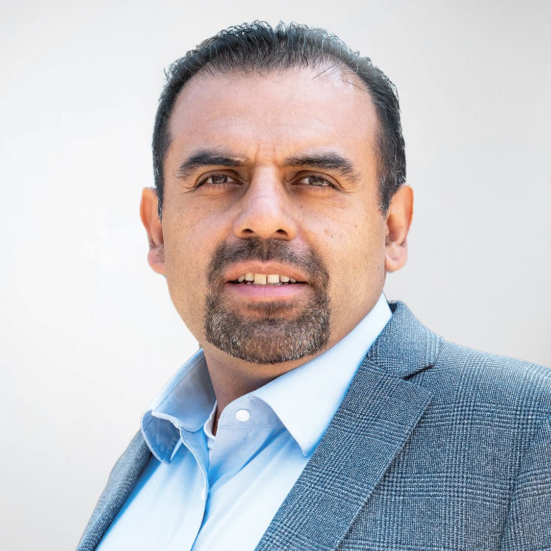 Headshot of Oscar Pineda